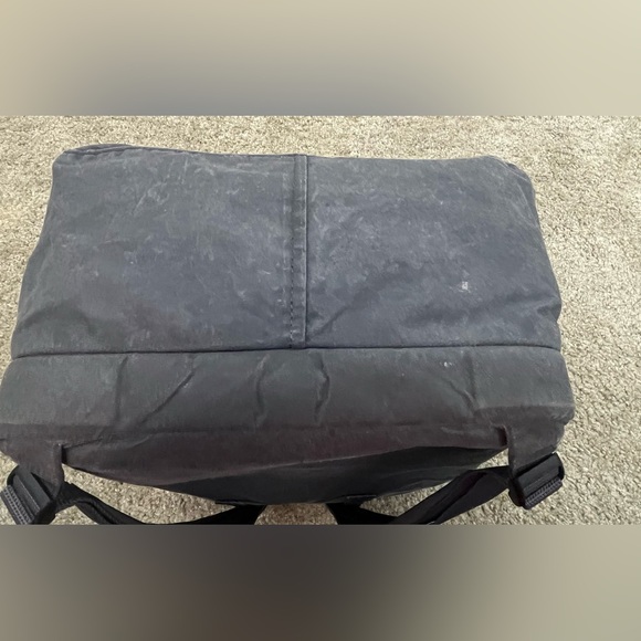 Fjallraven Kanken 17 inch laptop backpack Gray - Picture 5 of 12